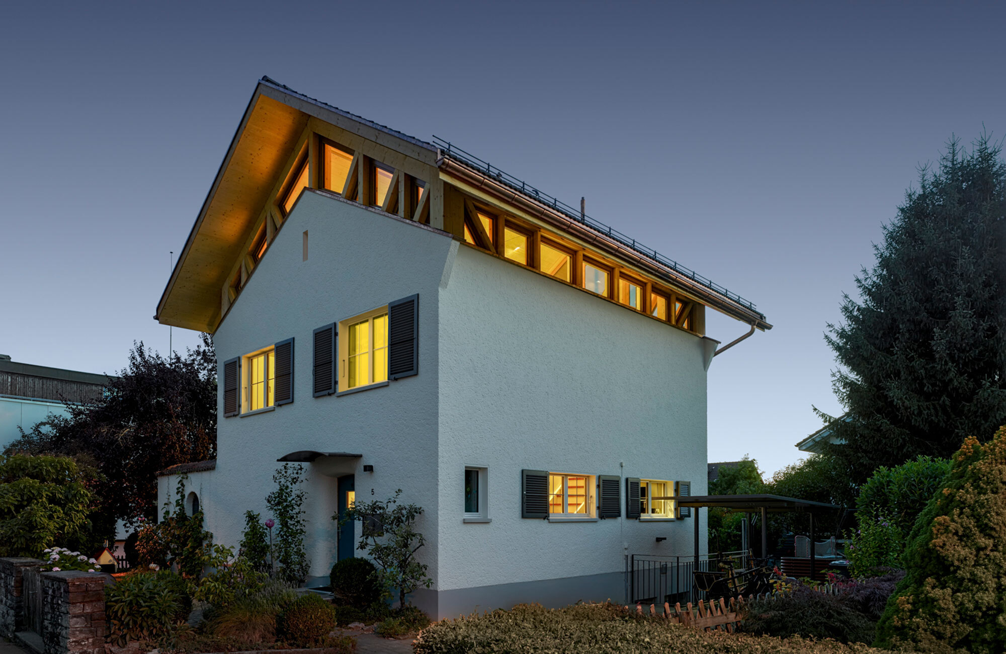 Dachaufstockung Einfamilienhaus