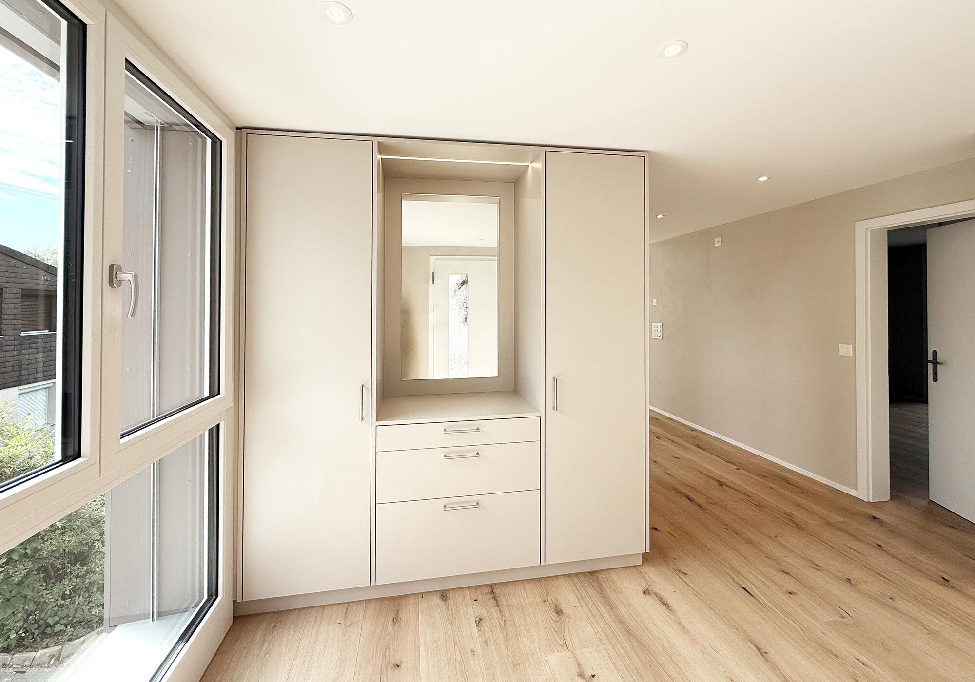 Garderobe vom Schreiner eingebaut