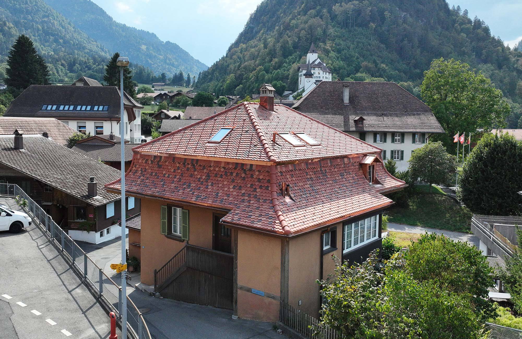 Mansardendach sanieren und Dachfenster einbauen