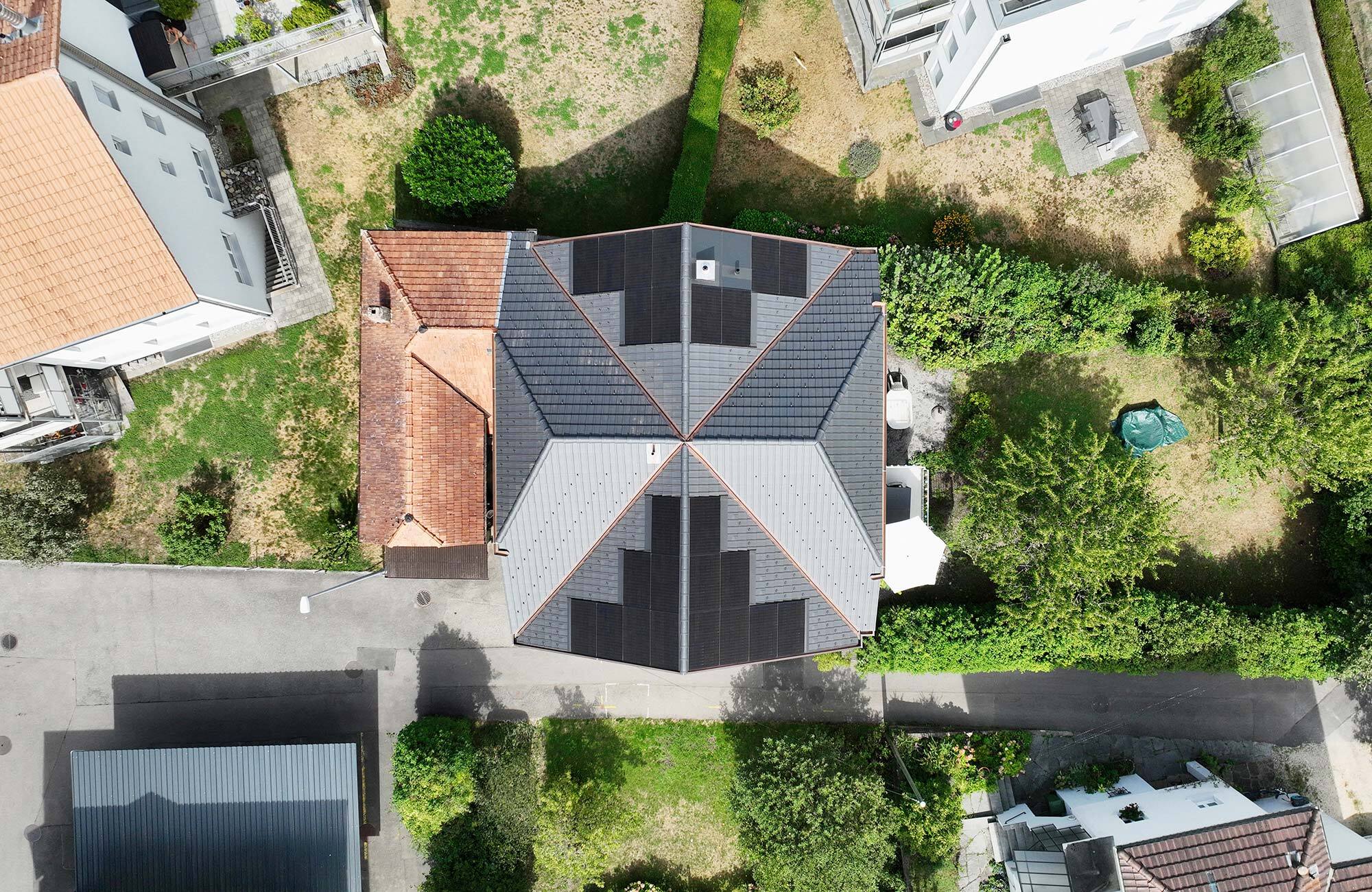 Dachsanierung mit Solaranlage
