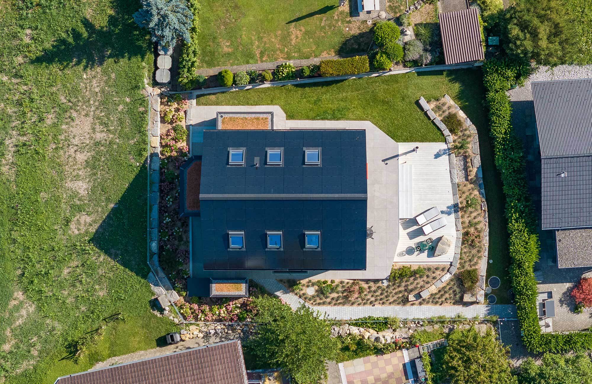Neubau modernes Einfamilienhaus mit Photovoltaikanlage