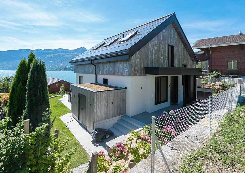 Neubau modernes Einfamilienhaus mit Holzfassade
