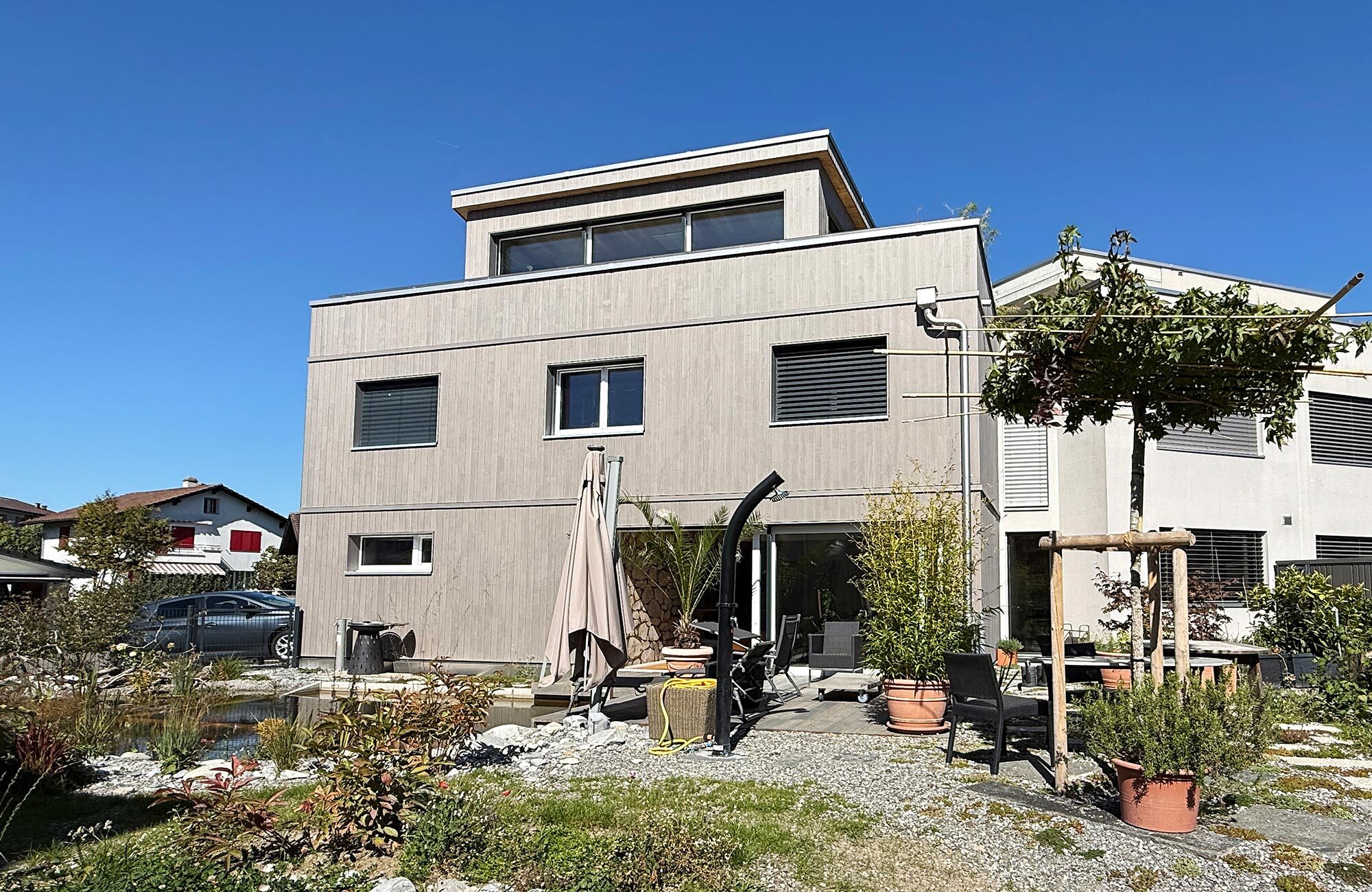 Neubau Haus mit Holzfassade
