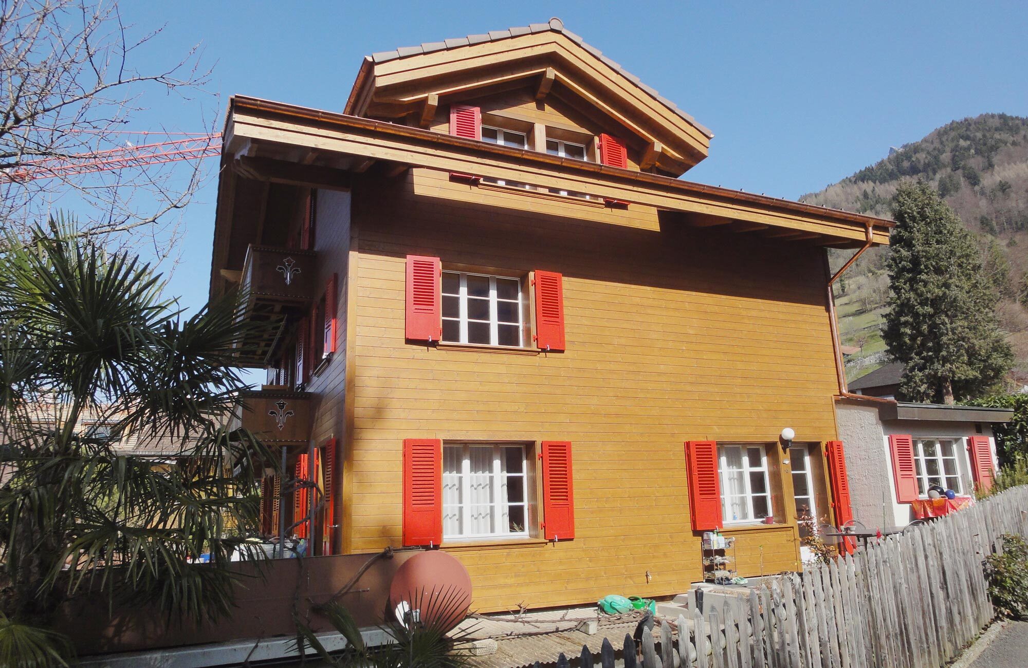 Chalet mit gestrichener Fassade