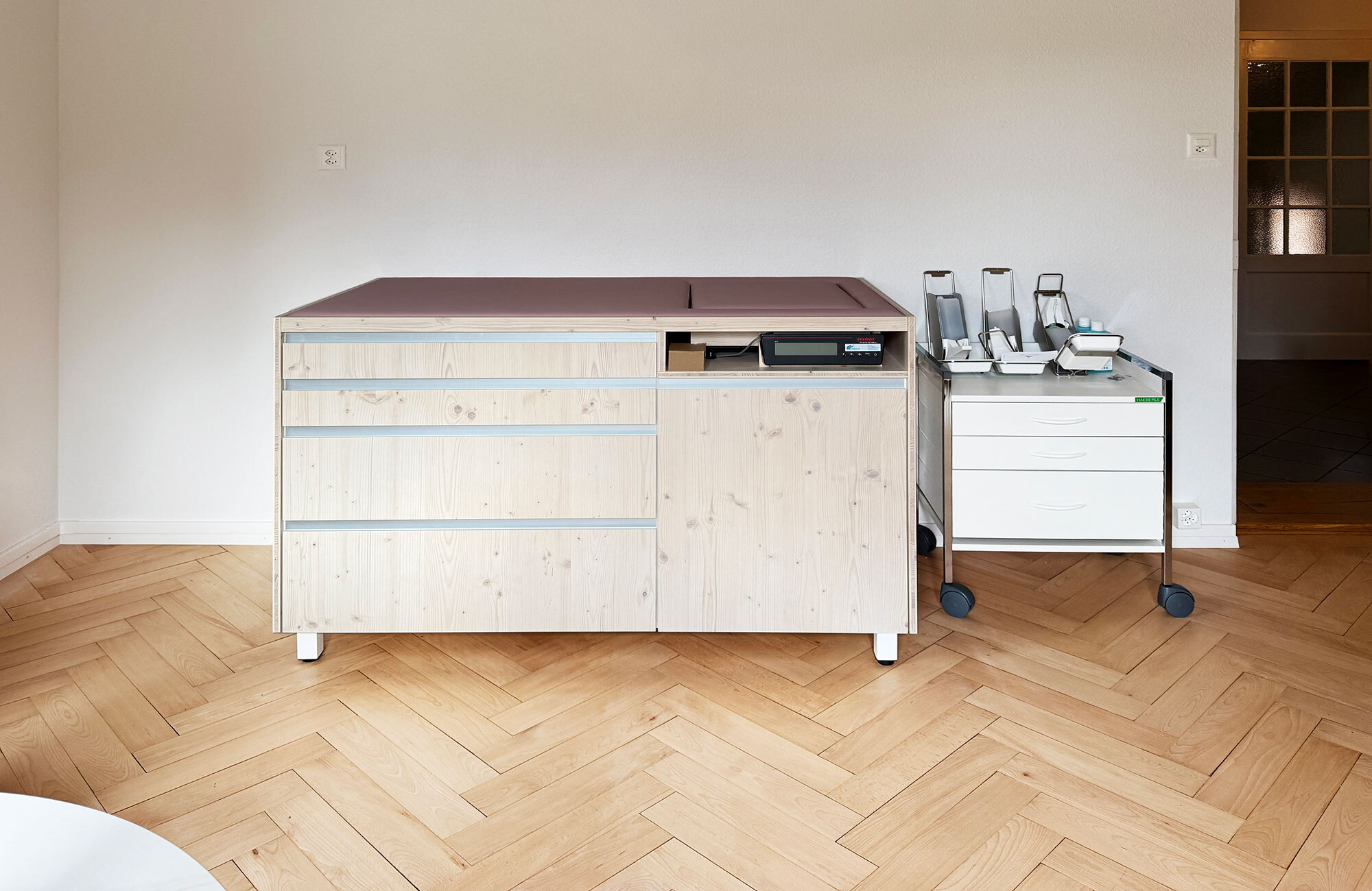Kommode aus Holz
