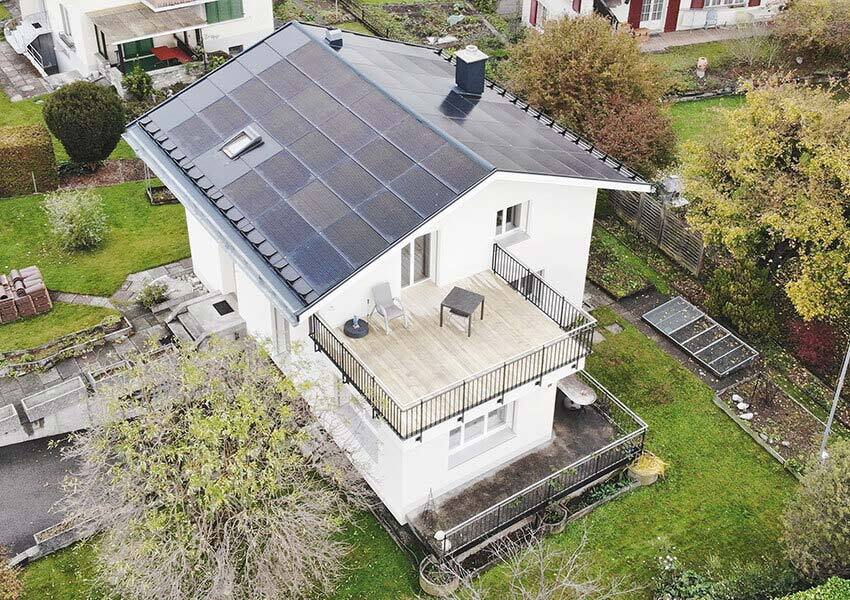 Dachsanierung mit PV-Anlage