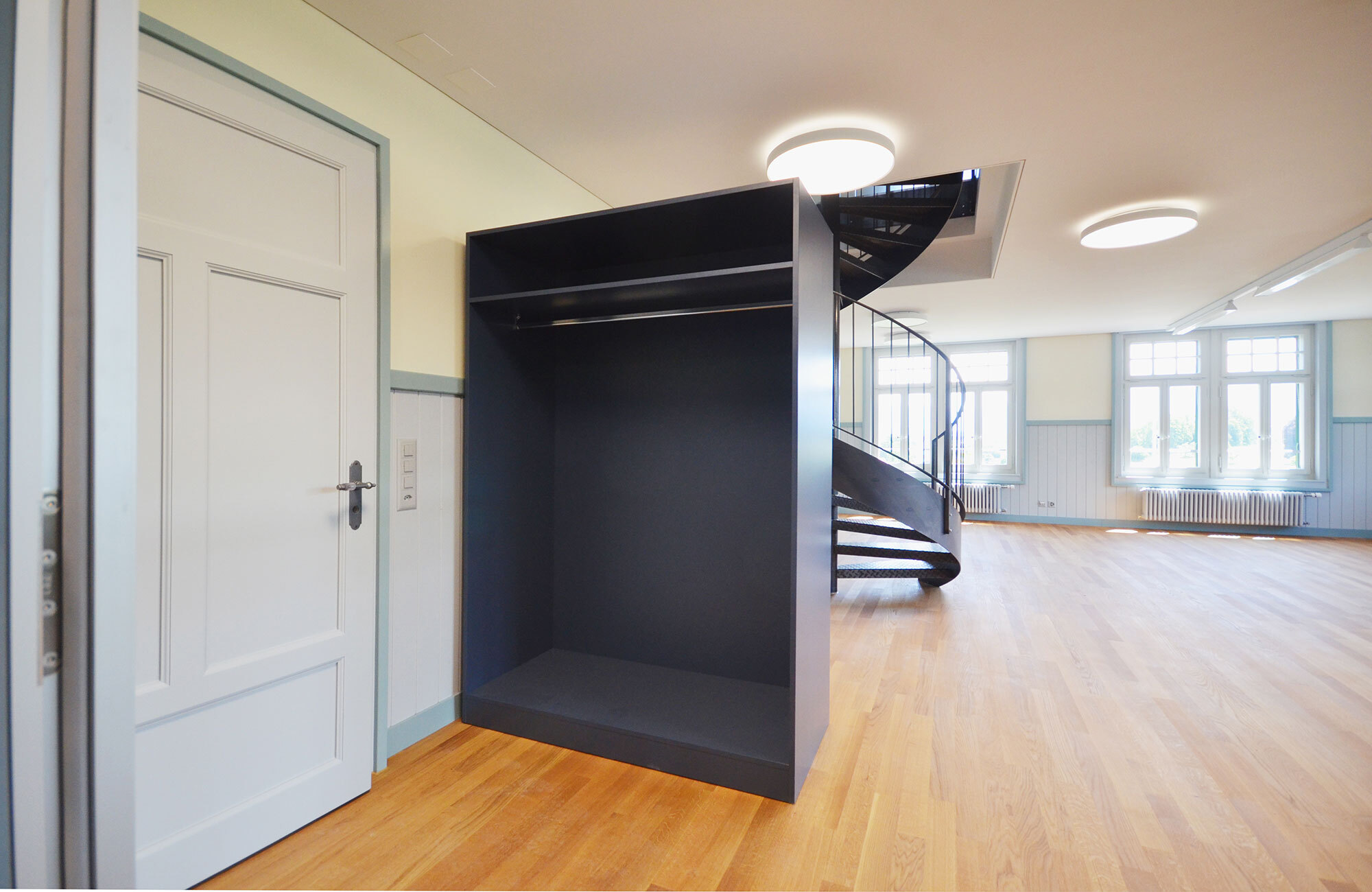 Garderobe aus Holz