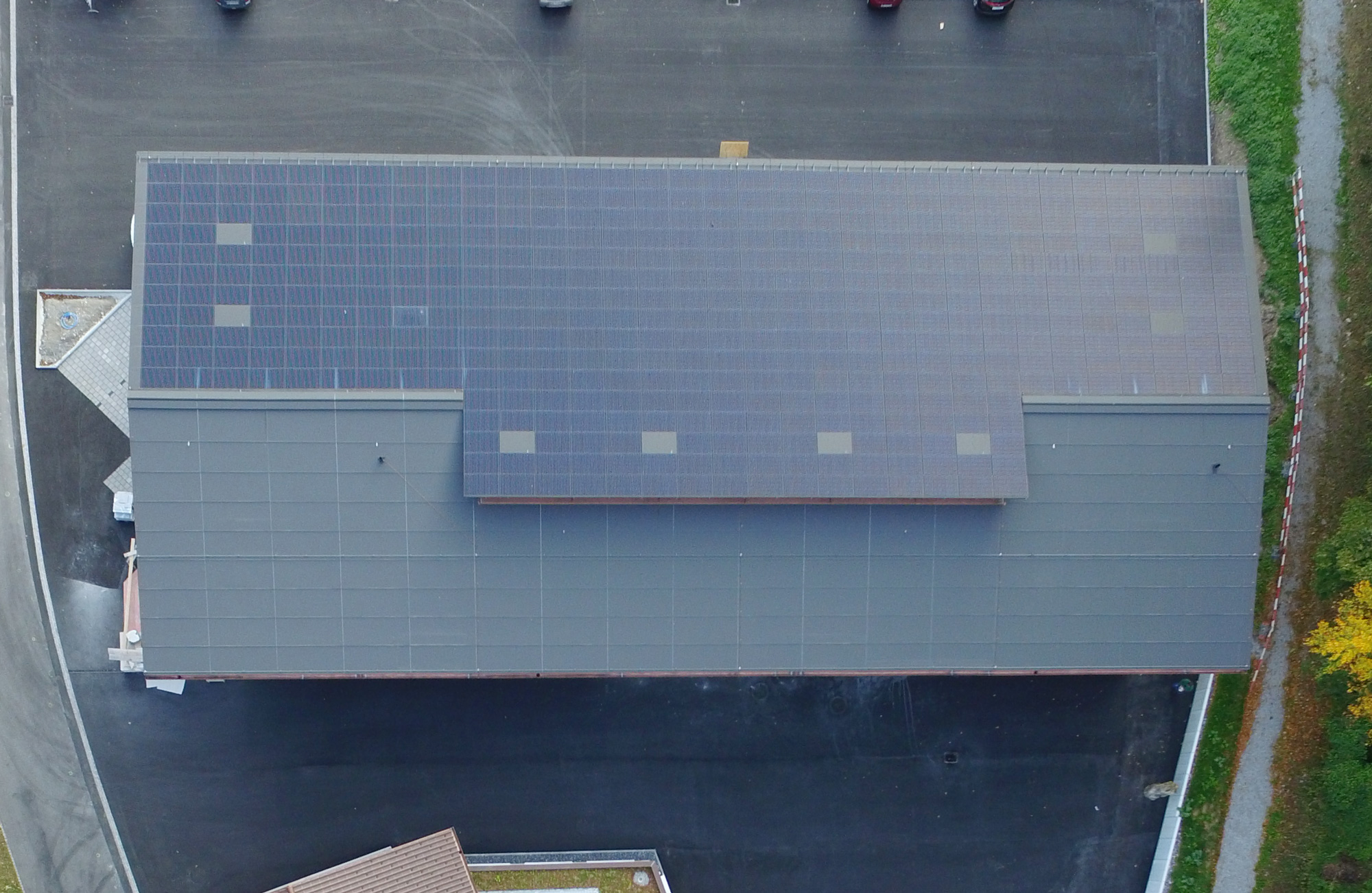 Fotovoltaikanlage auf Gewerbegebäude