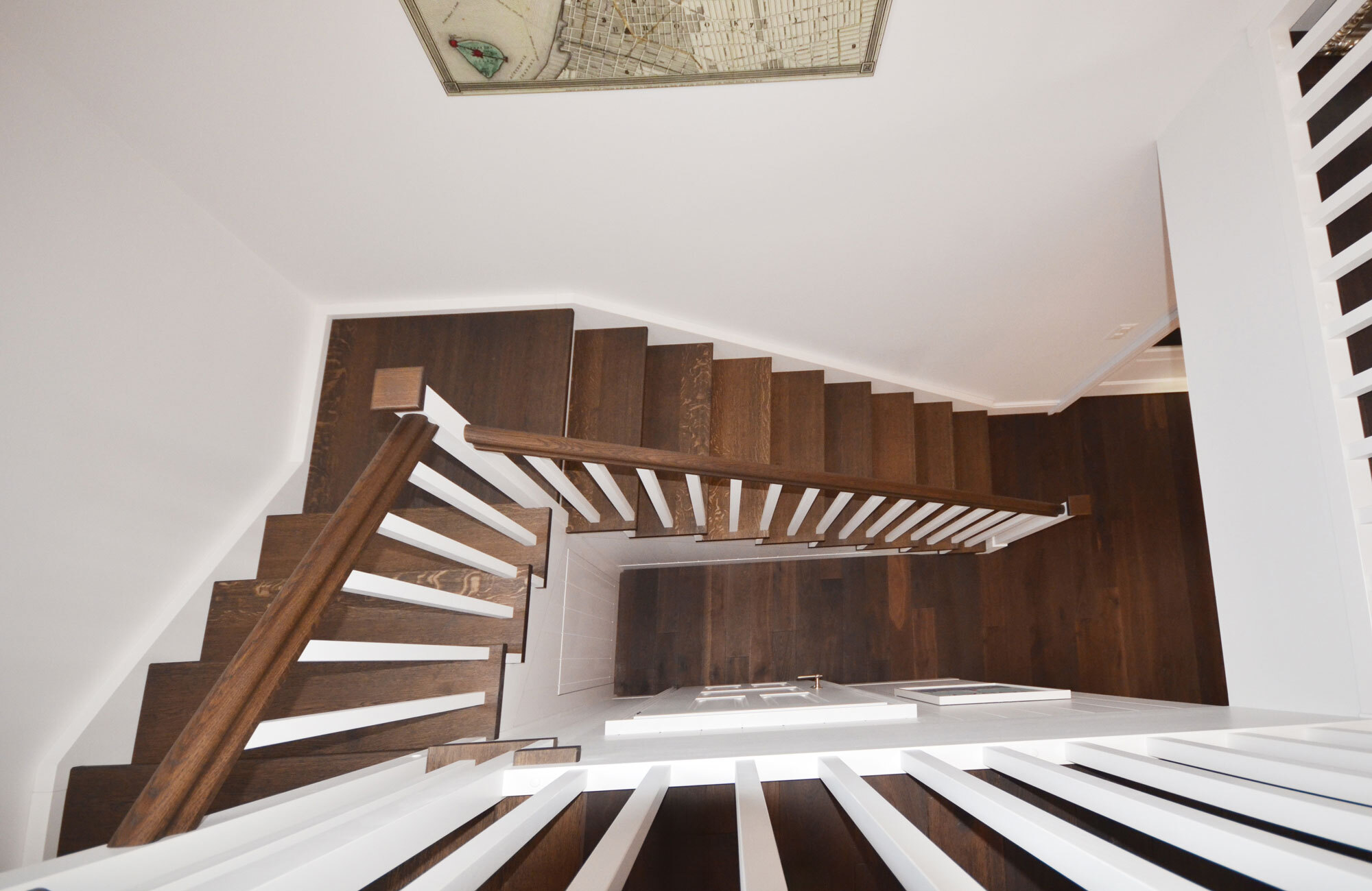 Treppe aus Holz im Landhusstil